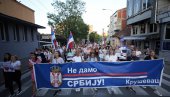 DOSTA JE BLOKADA, HOĆEMO DA ŽIVIMO: Bratislav Gašić sa još četiri hiljade Kruševljana podržao pristojnu Srbiju DOSTA JE BLOKADA, HOĆEMO DA ŽIVIMO: Bratislav Gašić sa još četiri hiljade Kruševljana podržao pristojnu Srbiju