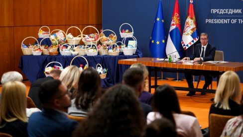 POGLEDAJTE CEO SPISAK PROIZVODA KOJI ĆE BITI NA SNIŽENJU! Nove mere oduševile građane, predsednik Vučić predstavio paket POGLEDAJTE CEO SPISAK PROIZVODA KOJI ĆE BITI NA SNIŽENJU! Nove mere oduševile građane, predsednik Vučić predstavio paket