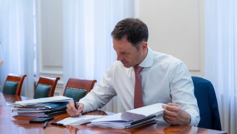 TO SU MERE ZA NAROD Mali: Za razliku od onih koji žele da unište Srbiju i da blokiraju njen napredak, mi se borimo za običnog čoveka TO SU MERE ZA NAROD Mali: Za razliku od onih koji žele da unište Srbiju i da blokiraju njen napredak, mi se borimo za običnog čoveka