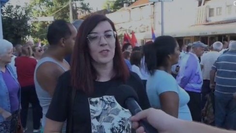 DECI JE MESTO U ŠKOLI, IMAJU PRAVO NA OBRAZOVANJE Građani Bele Palanke ustali protiv blokada (VIDEO) DECI JE MESTO U ŠKOLI, IMAJU PRAVO NA OBRAZOVANJE Građani Bele Palanke ustali protiv blokada (VIDEO)