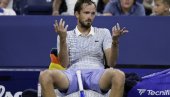 KOLAPS KAKAV TENIS NE PAMTI! Ceo svet gleda šta je uradio Rus nakon eliminacije sa Ju-Es opena (VIDEO)