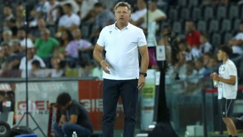 RUNJAIĆ RADI SJAJAN POSAO NA KLUPI UDINEZEA: Zebre su ređale pobede na pripremama i sjajnom ritmu dočekuju start Serije A RUNJAIĆ RADI SJAJAN POSAO NA KLUPI UDINEZEA: Zebre su ređale pobede na pripremama i sjajnom ritmu dočekuju start Serije A