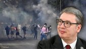 HOĆE DIJALOG SA USTAŠAMA I STRANCIMA, ALI NEĆE SA PREDSEDNIKOM SRBIJE Blokaderi odbijaju razgovor iz tri razloga, hoće rat na ulicama HOĆE DIJALOG SA USTAŠAMA I STRANCIMA, ALI NEĆE SA PREDSEDNIKOM SRBIJE Blokaderi odbijaju razgovor iz tri razloga, hoće rat na ulicama