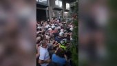 ISLAMISTI PRESREĆNI ZBOG NASILJA BLOKADERA NAD POLICIJOM! Poručuju: Uskoro država Vojvodina! (VIDEO)