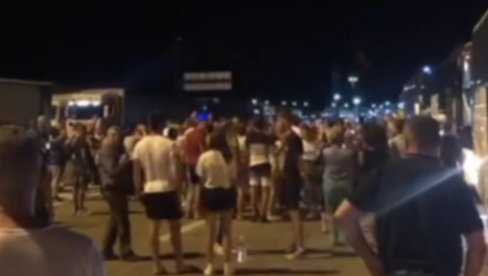 SRBI NAPRAVILI LOM U PREŠEVU Sve je snimljeno: Ej Šeki, Šeki... da se ubije vreme izgubljeno u čekanju na granici (VIDEO)