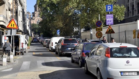 GUŽVA U KOSOVSKOJ KAO NA HORGOŠU: Radovi u centru preusmerili saobraćaj na alternativne ulice
