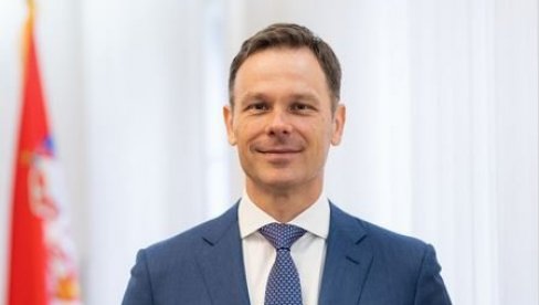 NEZAPOSLENOST U SRBJI PALA NA 8.5 %: Ministar Mali objavio važne podatke za našu zemlju - zaposlenost u porastu (FOTO) NEZAPOSLENOST U SRBJI PALA NA 8.5 %: Ministar Mali objavio važne podatke za našu zemlju - zaposlenost u porastu (FOTO)