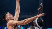 PETRUŠEV PRVI UDAREN, A ISKLJUČEN! Evo zašto su sudije izbacile Srbina sa meča Evrobasketa (VIDEO)