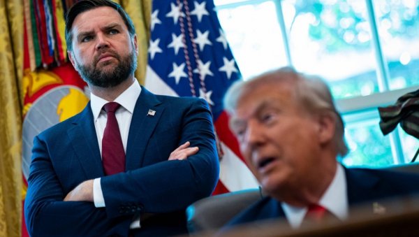 ТРАМП НЕ ВИДИ СМИСАО У ЕКОНОМСКОЈ ИЗОЛАЦИЈИ Ди Венс: Са Русијом је могуће имати веома продуктивне економске односе ТРАМП НЕ ВИДИ СМИСАО У ЕКОНОМСКОЈ ИЗОЛАЦИЈИ Ди Венс: Са Русијом је могуће имати веома продуктивне економске односе
