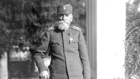 PREDAJA BUGARA NAJAVLJUJE PORAZ CENTRALNIH SILA: General d`Epere pobedonosno maršira ka Dunavu, u Parizu se plele intrige o njegovoj smeni PREDAJA BUGARA NAJAVLJUJE PORAZ CENTRALNIH SILA: General d`Epere pobedonosno maršira ka Dunavu, u Parizu se plele intrige o njegovoj smeni