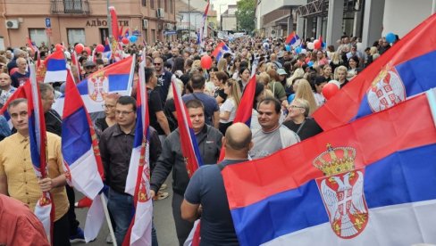 NEVEROVATAN BROJ LJUDI: Požarevac je ustao protiv blokada (FOTO/VIDEO) NEVEROVATAN BROJ LJUDI: Požarevac je ustao protiv blokada (FOTO/VIDEO)