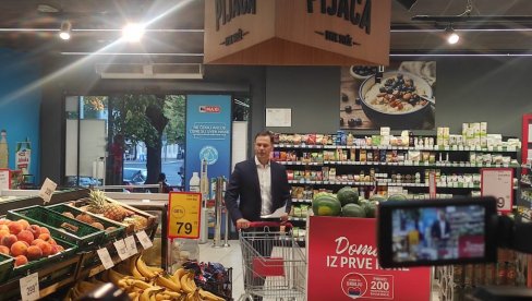 СНИЖЕНЕ ЦЕНЕ НАМИРНИЦА! Мали у куповини - министар показао рачун, ево колико мање је платио исте намирнице као прошле недеље