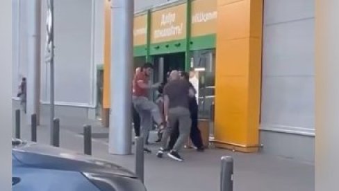 DIVLJANJE: Nasilnici udarali saobraćajnog policajca (VIDEO)