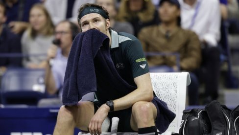OVO JE GROZNO! Bol u svetu tenisa, Aleksandar Bublik je...