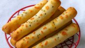 HRSKAVI KREKERI OD SIRA: Recept za savršenu grickalicu