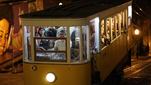 ОГЛАСИЛА СЕ КАНАДСКА ВЛАДА: Двоје се воде као нестали у Лисабону ОГЛАСИЛА СЕ КАНАДСКА ВЛАДА: Двоје се воде као нестали у Лисабону
