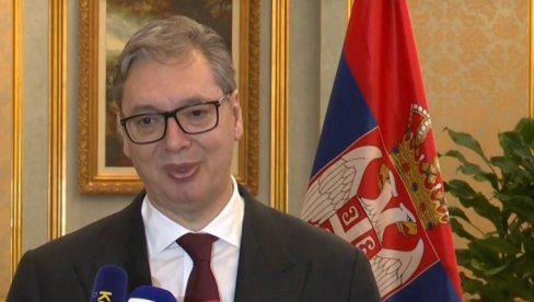 KOMPLETNO OSOBLJE HOTELA HOĆE DA SE SLIKA SA NAMA: Vučić o popularnosti Srbije u Kini KOMPLETNO OSOBLJE HOTELA HOĆE DA SE SLIKA SA NAMA: Vučić o popularnosti Srbije u Kini