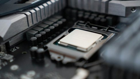 SKAČU AKCIJE NA VOLSTRITU: Kompanija Qualcomm najavljuje nove čipove za akceleraciju veštačke inteligencije SKAČU AKCIJE NA VOLSTRITU: Kompanija Qualcomm najavljuje nove čipove za akceleraciju veštačke inteligencije