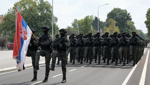 ОГРОМНА УЛАГАЊА У ВОЈСКУ: Ево колико новца Србија улаже за повратак војника у касарне