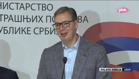 ВУЧИЋ ОТКРИО КОЛИКО ЈЕ БЛОКАДЕРА БИЛО НА СКУПОВИМА: Свуда је било мирно, осим у Новом Саду ВУЧИЋ ОТКРИО КОЛИКО ЈЕ БЛОКАДЕРА БИЛО НА СКУПОВИМА: Свуда је било мирно, осим у Новом Саду