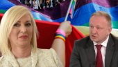 ПРВИ БЛОКАДЕРСКИ ГЕЈ ПРАЈД: Кума им је из Ђиласове странке, спремили транспаренте пумпај, а застају код култног блокадерског места