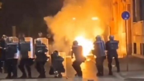 ЕВО КО СУ КЉУЧНИ БЛОКАДЕРИ – МРЗЕ СРБИЈУ И СРПСКИ НАРОД, ШУРУЈУ СА ОПОЗИЦИЈОМ: По налогу усташких лобиста хоће да раскомада Србију ЕВО КО СУ КЉУЧНИ БЛОКАДЕРИ – МРЗЕ СРБИЈУ И СРПСКИ НАРОД, ШУРУЈУ СА ОПОЗИЦИЈОМ: По налогу усташких лобиста хоће да раскомада Србију
