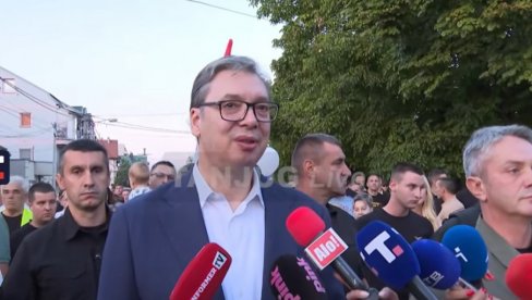 БЛОКАДЕРИ ПОКУШАЛИ ДА ИЗАЗОВУ ИНЦИДЕНТ У ШАПЦУ! Вучић открио - Стали насред пута којим иде велика колона