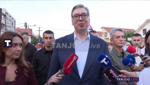 VUČIĆ U BORČI S NARODOM: Građani protiv blokada (FOTO/VIDEO) VUČIĆ U BORČI S NARODOM: Građani protiv blokada (FOTO/VIDEO)