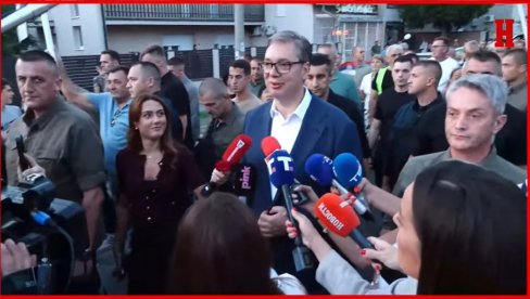 ВУЧИЋ У БОРЧИ С НАРОДОМ: Грађани против блокада (ФОТО/ВИДЕО)