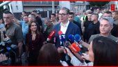 ВУЧИЋ У БОРЧИ С НАРОДОМ: Грађани против блокада (ФОТО/ВИДЕО) ВУЧИЋ У БОРЧИ С НАРОДОМ: Грађани против блокада (ФОТО/ВИДЕО)
