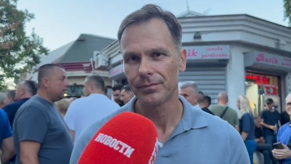 ВЕЋИНСКА СРБИЈА ЈЕ ЈАЧА ОД ОНЕ ДРУГЕ БЛОКАДЕРСКЕ Синиша Мали за Новости са скупа грађана против блокада (ВИДЕО) ВЕЋИНСКА СРБИЈА ЈЕ ЈАЧА ОД ОНЕ ДРУГЕ БЛОКАДЕРСКЕ Синиша Мали за Новости са скупа грађана против блокада (ВИДЕО)