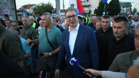 ВУЧИЋ СЕ ВАНРЕДНО ОГЛАСИО: Видео који све објашњава