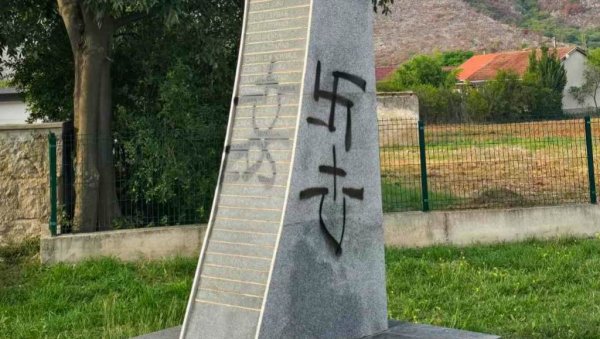 БАЋЕВИЋИ КОД МОСТАРА ПОНОВО НА МЕТИ ВАНДАЛА: Споменик ишаран усташким симболима БАЋЕВИЋИ КОД МОСТАРА ПОНОВО НА МЕТИ ВАНДАЛА: Споменик ишаран усташким симболима