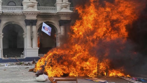 ХАОС НА УЛИЦАМА НЕПАЛА: У протестима погинула 21 особа, 500 повређених - председник прихватио оставку премијера Олија