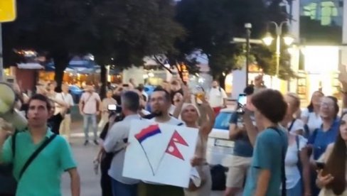 NA SKUPU BLOKADERA U NIŠU PAROLE NEPAL: Još jednom pokazali da je njihova vizija da Srbija bude zemlja haosa, građanskog rata i ubijanja