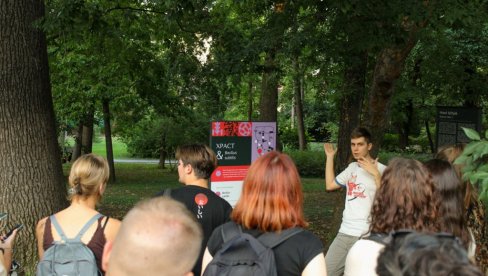 КОД ОЧИТАЈ, БАКТЕРИЈУ ПИТАЈ: Отворена изложба у Ботаничкој башти Јевремовац