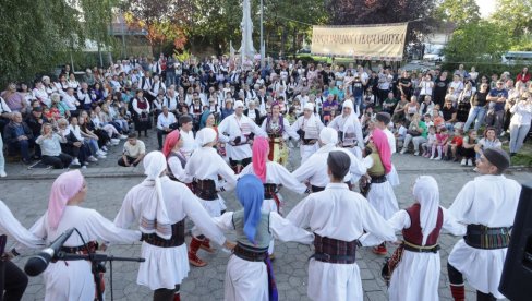 SMOTRA NARODNOG STVARALAŠTVA: Jubilarna folklorna manifestacija u Kraljevu 20. septembra