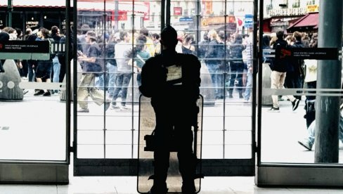 ПРОТЕСТИ У ФРАНЦУСКОЈ: Ухапшено триста учесника протеста, повређена четири полицајца