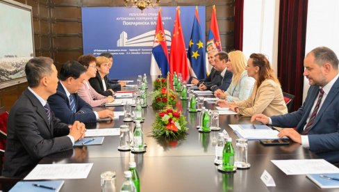 DELEGACIJA HEBEJA POSETILA POKRAJINSKU VLADU: Jačanje ekonomskih veza Vojvodine i kineske provincije