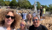 BEBEK SE SA PORODICOM POKLONIO GOSPI IZ MEĐUGORJA: NJegova ćerka retko se viđa u javnosti (FOTO)