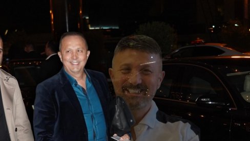 ПРЕСАДИО КОСУ, ПУСТИО БРАДУ: Водитељ дао отказ Гранду, сад се скроз променио - нови Горан Чомор (ФОТО) ПРЕСАДИО КОСУ, ПУСТИО БРАДУ: Водитељ дао отказ Гранду, сад се скроз променио - нови Горан Чомор (ФОТО)