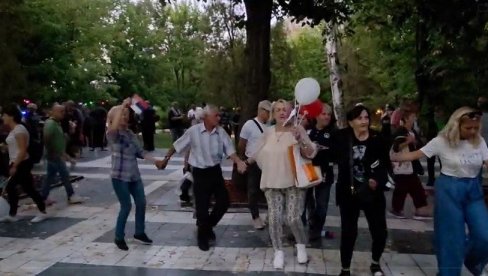 KOLO U SOKOBANJI: Građani pokazali pravu sliku Srbije na protestima protiv blokada (VIDEO)