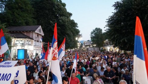 SRBIJA JE USTALA: Građani protiv blokada u nedelju u 17 časova u 200 mesta širom Srbije