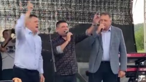 PRAVA ATMOSFERA: Baja Mali Knindža i Dodik otpevali veliki hit (VIDEO) PRAVA ATMOSFERA: Baja Mali Knindža i Dodik otpevali veliki hit (VIDEO)