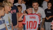 ĐURAĐE, NEKA TI JE SREĆNO: Rade Krunić iznenadio mališana iz Zrenjanina (VIDEO)