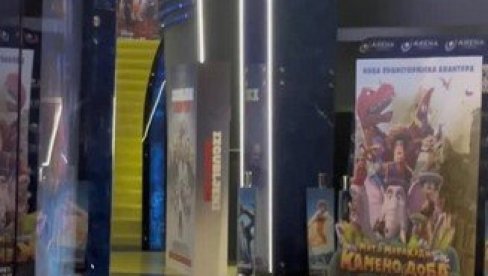 SVE PROJEKCIJE PREKINUTE, EVAKUISAN BIOSKOP: Pište alarmi - drama u Novom Sadu