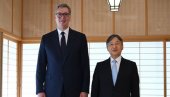 JAPANSKI CAR LIČNO DOČEKAO VUČIĆA Predsednik poručio: Ovaj susret predstavlja potvrdu dubokog poštovanja i prijateljstva
