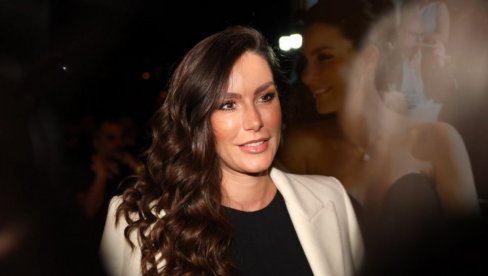КОНАЧНО УСЛИКАНА: Катарина Шишмановић нестала из јавности - видите је данас у ЦРНОМ КОРСЕТУ (ФОТО)