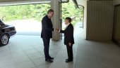 ISTORIJSKI PRIJEM I NOVI SPORAZUMI ZA UNAPREĐENJE SARADNJE: Ovako izgleda drugi dan Vučićeve posete Japanu ISTORIJSKI PRIJEM I NOVI SPORAZUMI ZA UNAPREĐENJE SARADNJE: Ovako izgleda drugi dan Vučićeve posete Japanu