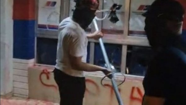 ГРАД БЕЗБЕДНИЈИ КАД ЈЕ ИЗА РЕШЕТАКА: Овако је Богдан Јовичић хтео да спали људе у Новом Саду (ВИДЕО)